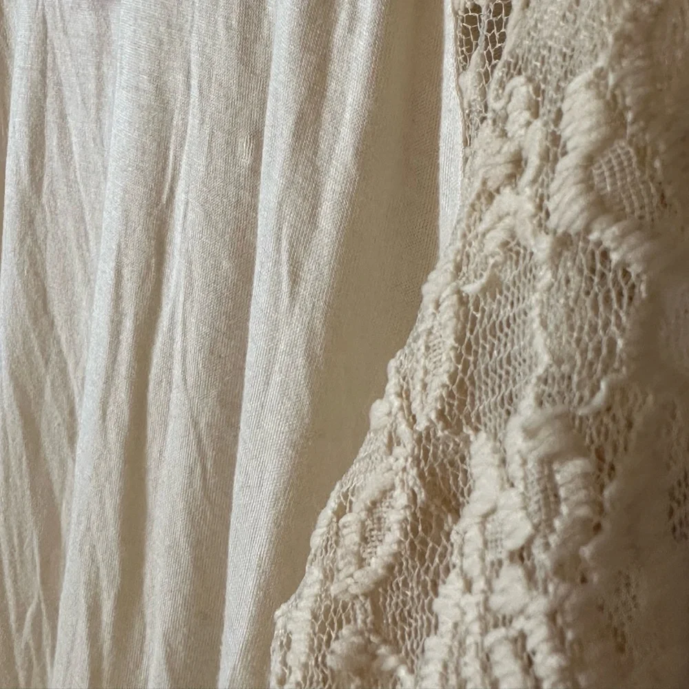 Böhme•lace shoulder crew neck top•size large•3/4 bell sleeve•rayon•ivory/cream - Picture 12 of 13